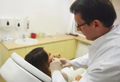 Dermatologia i Medycyna Estetyczna dr Tomasz Woźniak, dr Karina Jurgielaniec